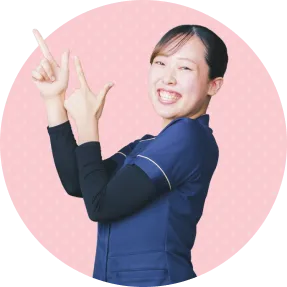 メッセージを送る女性