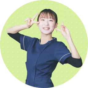 メッセージを送る女性